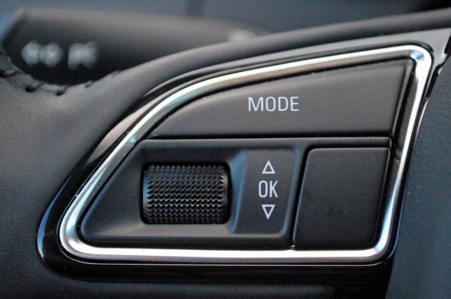 Детали интерьера Audi A5 Coupe 2.0T 2012 года  (NA) (фото 21 из 52)